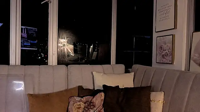 Snapshot of Ivanna_West chatting on December 3, 2025, 10:03 am Ivanna West online show from December 3, 2025, 10:03 am