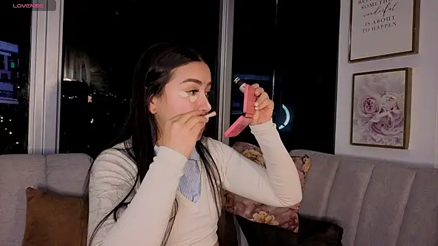 Snapshot of Ivanna_West chatting on December 5, 2025, 10:03 am Ivanna West online show from December 5, 2025, 10:03 am