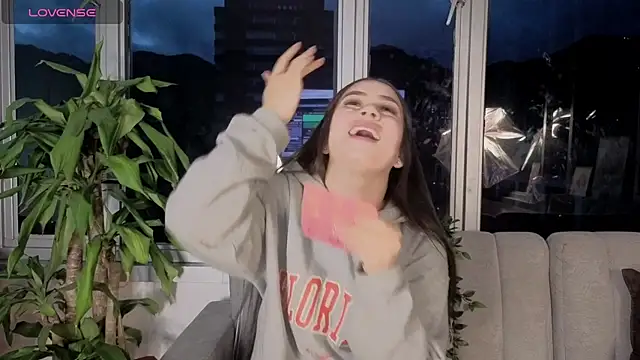 Snapshot of Ivanna_West chatting on September 25, 2025, 10:32 am Ivanna West online show from September 25, 2025, 10:32 am