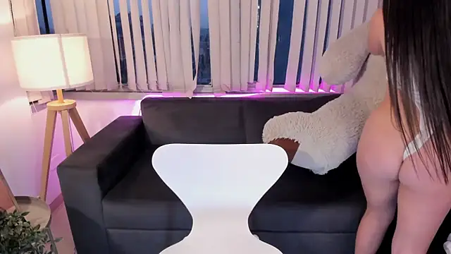 Snapshot of Ivanna_West chatting on March 13, 2025, 11:51 am Ivanna West online show from March 13, 2025, 11:51 am