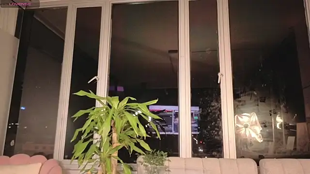 Snapshot of Ivanna_West chatting on November 12, 2025, 9:57 am Ivanna West online show from November 12, 2025, 9:57 am