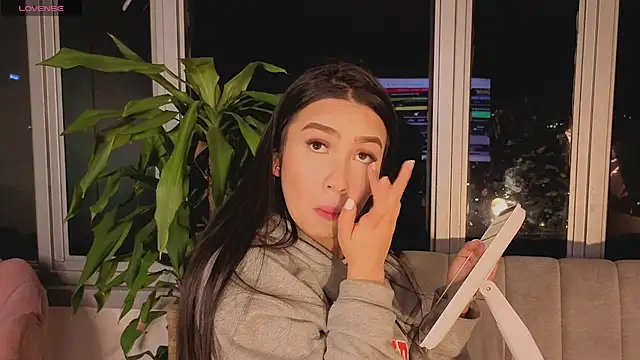 Snapshot of Ivanna_West chatting on October 28, 2025, 10:14 am Ivanna West online show from October 28, 2025, 10:14 am