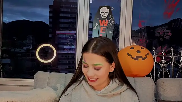 Snapshot of Ivanna_West chatting on October 14, 2025, 10:38 am Ivanna West online show from October 14, 2025, 10:38 am