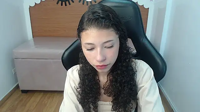 Snapshot of danatella_a chatting on November 8, 2025, 12:52 pm danatella a online show from November 8, 2025, 12:52 pm