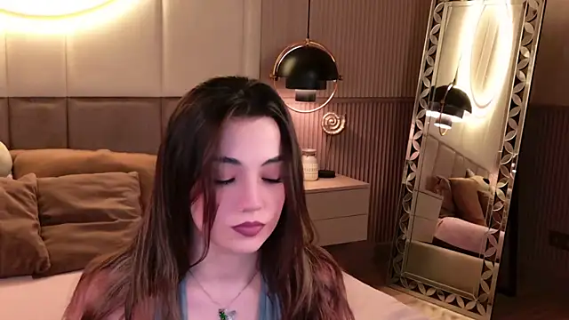 Alice Deleon online show from October 11, 2025, 6:36 am