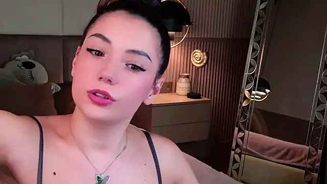 Alice Deleon online show from September 19, 2025, 9:19 pm