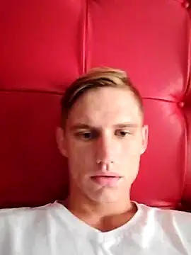 Ruanie online show from April 22, 2026, 2:24 pm