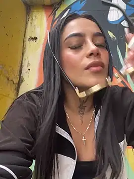 Emily sharlot online show from September 23, 2025, 6:59 pm