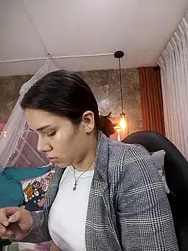 Snapshot of EmmaSulivan chatting on October 1, 2025, 11:58 am EmmaSulivan online show from October 1, 2025, 11:58 am