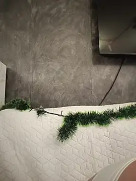 Snapshot of EmmaSulivan chatting on November 18, 2025, 4:43 pm EmmaSulivan online show from November 18, 2025, 4:43 pm