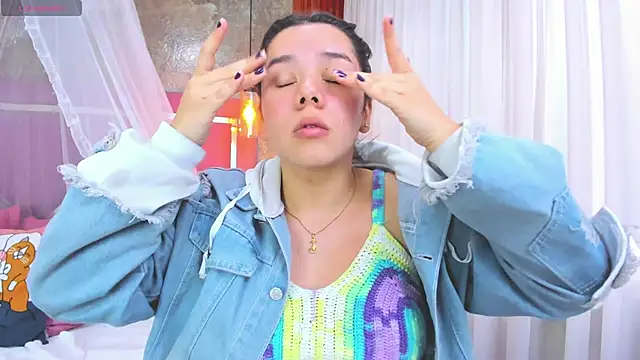 Snapshot of EmmaSulivan chatting on September 19, 2025, 12:09 pm EmmaSulivan online show from September 19, 2025, 12:09 pm