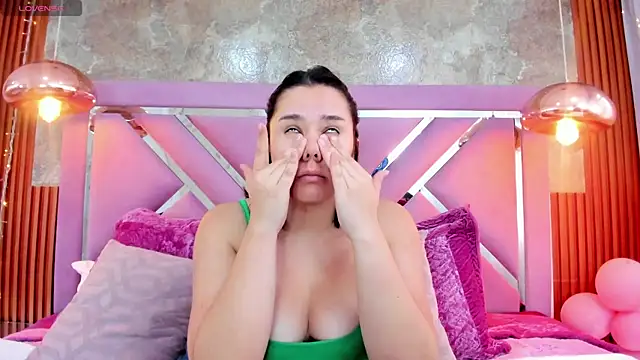 Snapshot of EmmaSulivan chatting on November 20, 2025, 2:07 pm EmmaSulivan online show from November 20, 2025, 2:07 pm