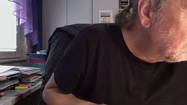 Snapshot of HMStraps01 chatting on March 13, 2025, 10:36 am HMStraps01 online show from March 13, 2025, 10:36 am