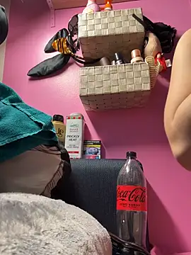 sexymelli18 online show from December 19, 2025, 6:10 pm