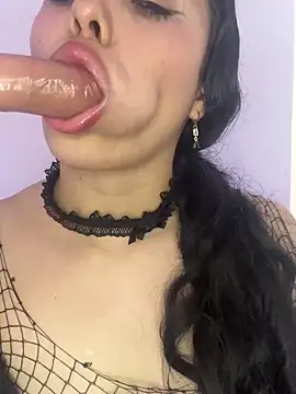 Snapshot of Emma_Winslow chatting on March 5, 2025, 4:24 pm Emma Winslow online show from March 5, 2025, 4:24 pm