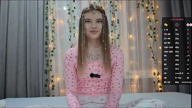 Snapshot of CarolinePepper chatting on January 10, 2026, 1:50 pm CarolinePepper online show from January 10, 2026, 1:50 pm