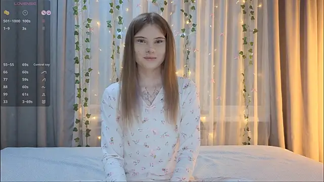 Snapshot of CarolinePepper chatting on February 12, 2026, 2:17 pm CarolinePepper online show from February 12, 2026, 2:17 pm