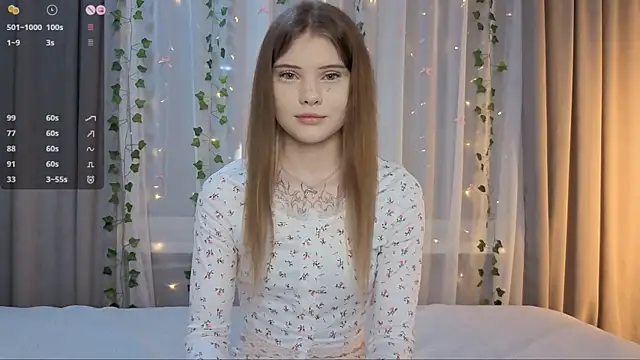 CarolinePepper online show from April 3, 2026, 2:01 pm