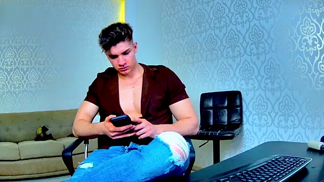 MaxKaiden online show from March 2, 2026, 7:15 am