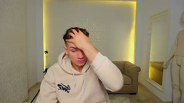 MaxKaiden online show from November 9, 2025, 5:33 am