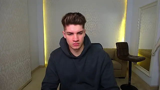 MaxKaiden online show from February 6, 2026, 6:42 am