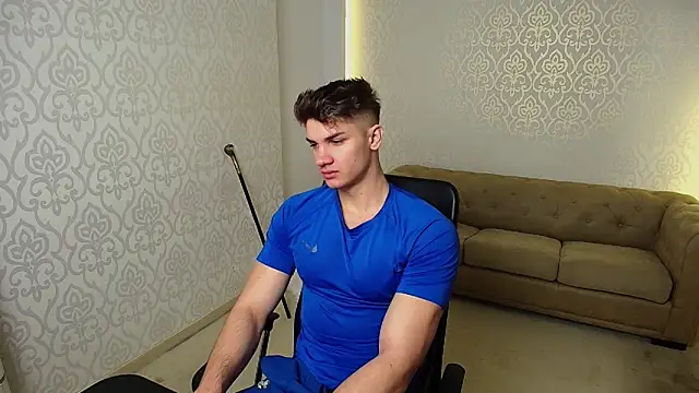 MaxKaiden online show from November 20, 2025, 5:52 am