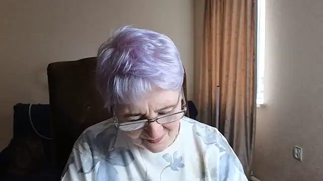 Sandra Snowflake online show from April 14, 2026, 3:55 am