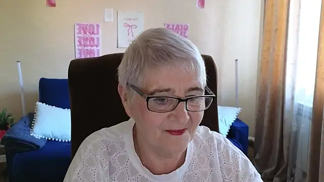 Sandra Snowflake online show from May 20, 2026, 4:09 am