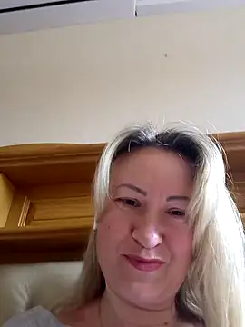 Snapshot of Mary888x chatting on March 3, 2025, 10:17 am Mary888x online show from March 3, 2025, 10:17 am