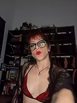 Snapshot of MirianaB chatting on November 21, 2025, 7:02 pm MirianaB online show from November 21, 2025, 7:02 pm