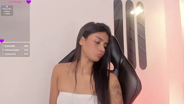 katia foxxx  online show from February 22, 2025, 8:42 pm