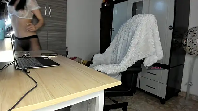 Snapshot of MollyCraft chatting on December 2, 2025, 7:15 pm MollyCraft online show from December 2, 2025, 7:15 pm