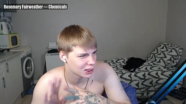Snapshot of yourlildemon chatting on July 5, 2026, 6:15 pm yourlildemon online show from July 5, 2026, 6:15 pm