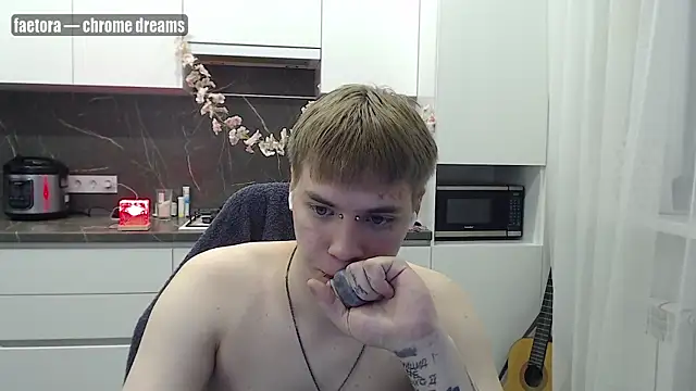 Snapshot of yourlildemon chatting on June 14, 2026, 7:04 pm yourlildemon online show from June 14, 2026, 7:04 pm