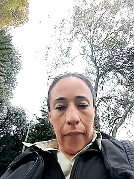 Snapshot of Coeur_de_luxure chatting on November 28, 2025, 3:34 pm Coeur de luxure online show from November 28, 2025, 3:34 pm