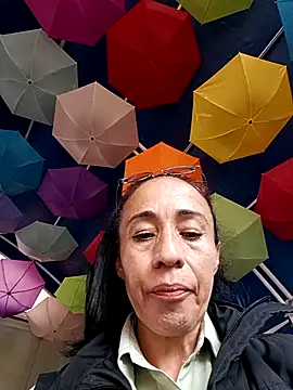 Snapshot of Coeur_de_luxure chatting on December 18, 2025, 3:38 pm Coeur de luxure online show from December 18, 2025, 3:38 pm