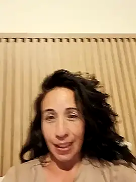 Snapshot of Coeur_de_luxure chatting on March 5, 2025, 1:42 am Coeur de luxure online show from March 5, 2025, 1:42 am