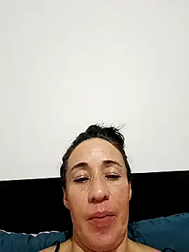 Snapshot of Coeur_de_luxure chatting on March 19, 2025, 2:59 am Coeur de luxure online show from March 19, 2025, 2:59 am