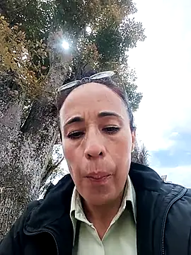 Snapshot of Coeur_de_luxure chatting on October 6, 2025, 5:57 pm Coeur de luxure online show from October 6, 2025, 5:57 pm