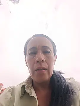 Snapshot of Coeur_de_luxure chatting on May 30, 2026, 4:56 pm Coeur de luxure online show from May 30, 2026, 4:56 pm