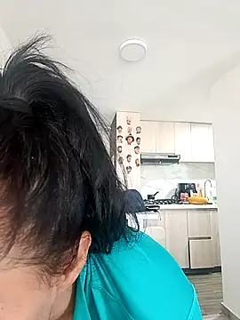 Snapshot of Coeur_de_luxure chatting on November 9, 2025, 1:26 pm Coeur de luxure online show from November 9, 2025, 1:26 pm