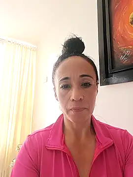 Snapshot of Coeur_de_luxure chatting on October 7, 2025, 9:38 pm Coeur de luxure online show from October 7, 2025, 9:38 pm