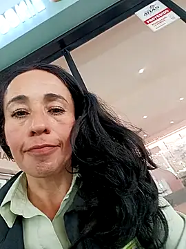 Snapshot of Coeur_de_luxure chatting on March 21, 2025, 7:24 pm Coeur de luxure online show from March 21, 2025, 7:24 pm