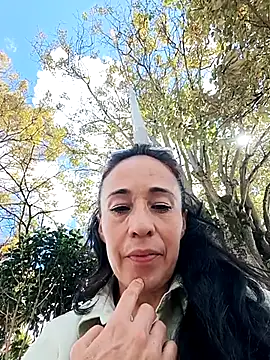 Snapshot of Coeur_de_luxure chatting on November 22, 2025, 6:07 pm Coeur de luxure online show from November 22, 2025, 6:07 pm