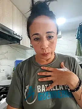 Snapshot of Coeur_de_luxure chatting on September 16, 2025, 7:15 pm Coeur de luxure online show from September 16, 2025, 7:15 pm