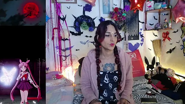 Snapshot of purplekattlyn chatting on May 18, 2026, 6:29 am purplekattlyn online show from May 18, 2026, 6:29 am
