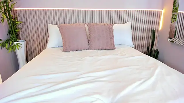 Snapshot of GeorginaReyes chatting on September 8, 2025, 10:53 pm GeorginaReyes online show from September 8, 2025, 10:53 pm