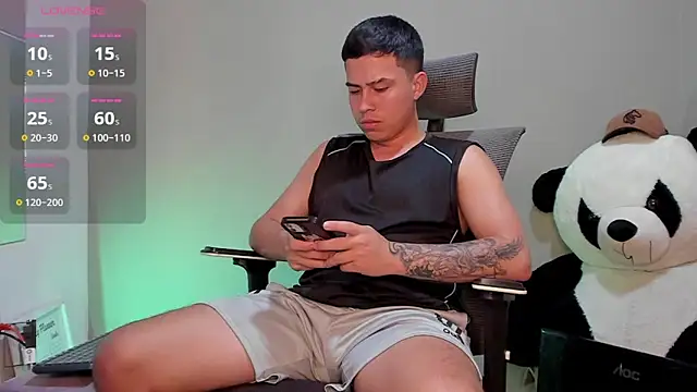 mattiwsmorris  online show from November 14, 2025, 11:03 am