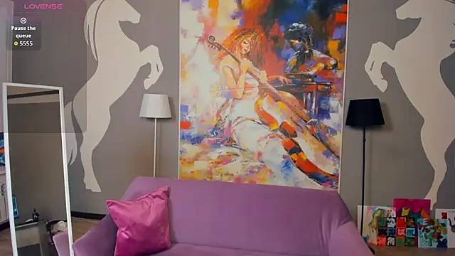 FloraBonde online show from October 11, 2025, 9:32 am