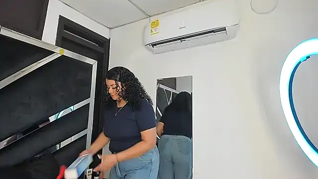 Snapshot of Rubyxht chatting on November 22, 2025, 12:37 pm Rubyxht online show from November 22, 2025, 12:37 pm